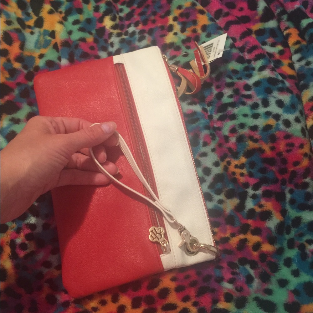 The Royal Standard clutch